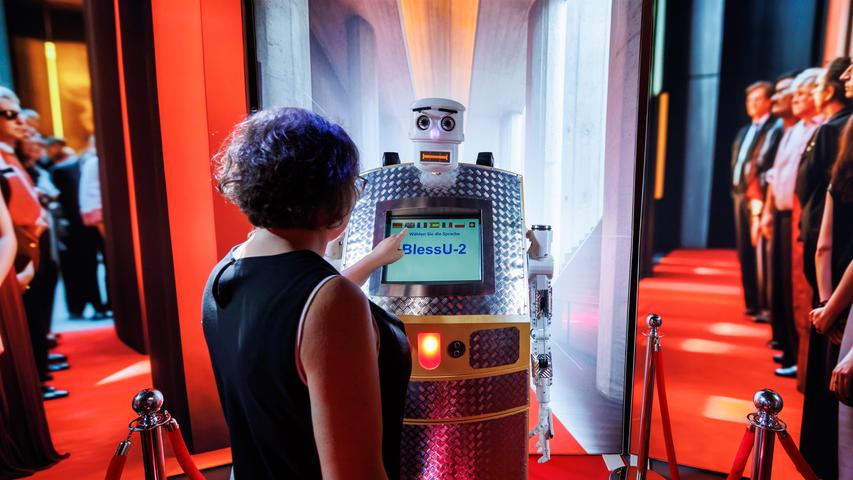 Experten diskutieren in Nürnberg: Soll ein Roboter die Menschen segnen?