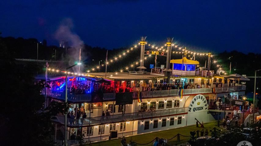 "Don't Rock That Boat Baby" heißt es am Freitag, 1. März, auf der Mississippi Queen. Ab 22 Uhr können die Gäste dort zu 80er, 90er und 2000er tanzen.