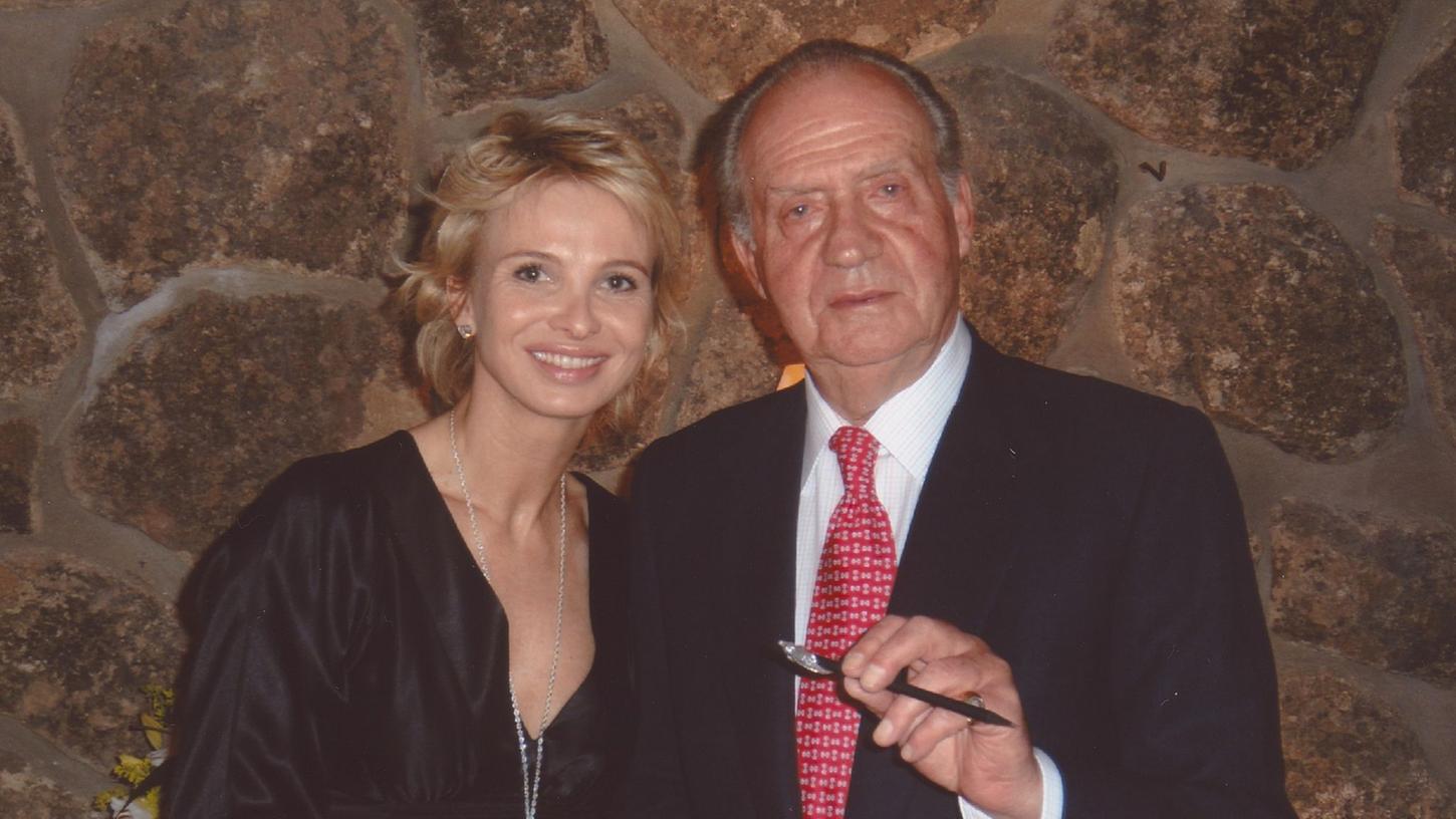 Der damalige spanische König Juan Carlos und seine damalige enge Freundin Corinna zu Sayn-Wittgenstein in einer Szene der Serie "Juan Carlos - Liebe, Geld, Verrat".