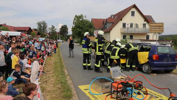 Übung und Festumzug: Feuerwehr feiert in Untermembach ihr 125-Jähriges Bestehen