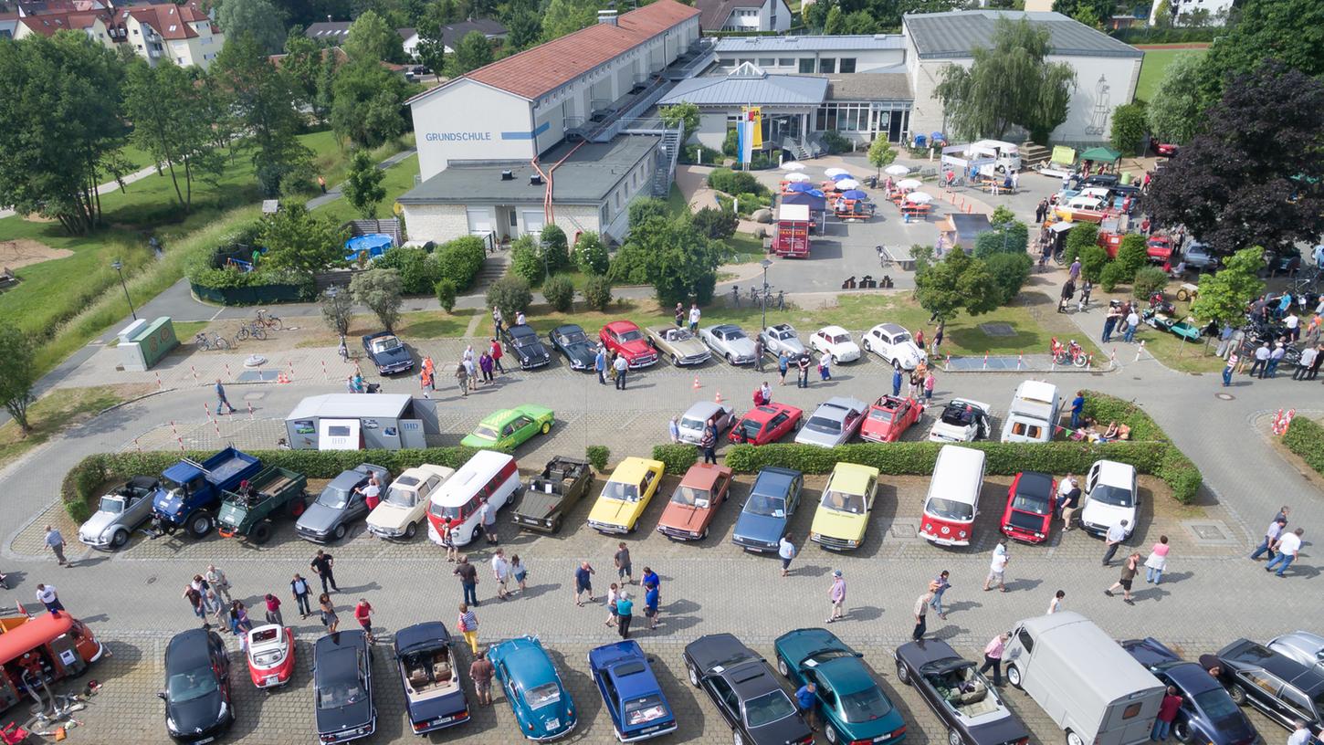 Am 18. Juni 2023 findet in Neunkirchen das 6. Oldtimer- und Youngtimertreffen für Motorräder, Mopeds und Traktoren statt. 