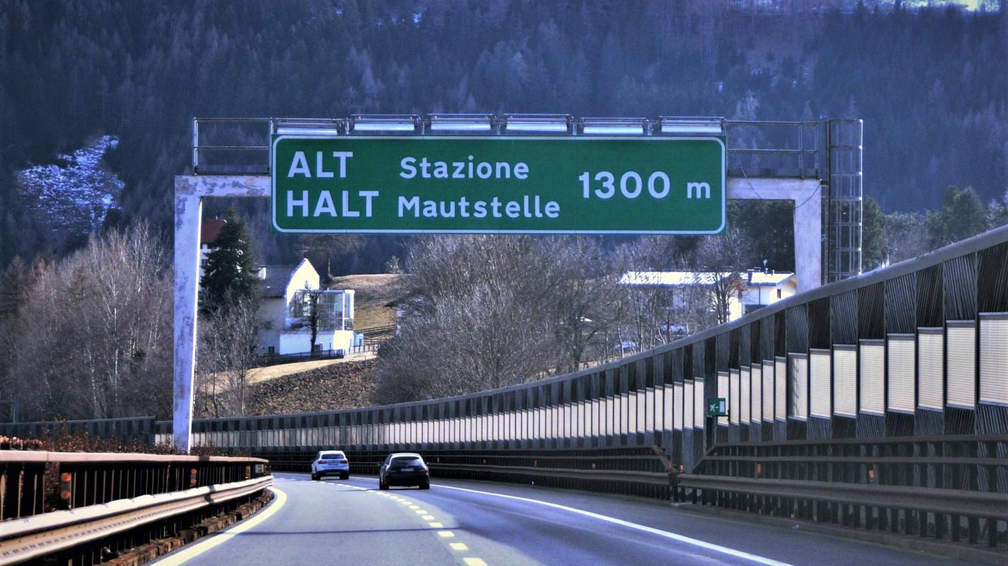 Maut-Stelle auf der italienischen Autobahn A22 nahe dem Brenner. (Symbolbild)