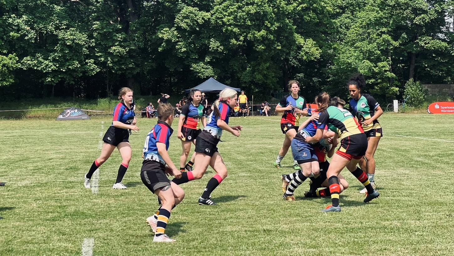 Heim-Turnier am Waldsportplatz Erlenstegen: Pokalrunde im 7er der Damen. Heim-Turnier am Waldsportplatz Erlenstegen: Pokalrunde im 7er der Damen.