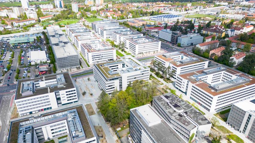 Luftbild Siemens-Campus in Erlangen, aufgenommen von Süden.