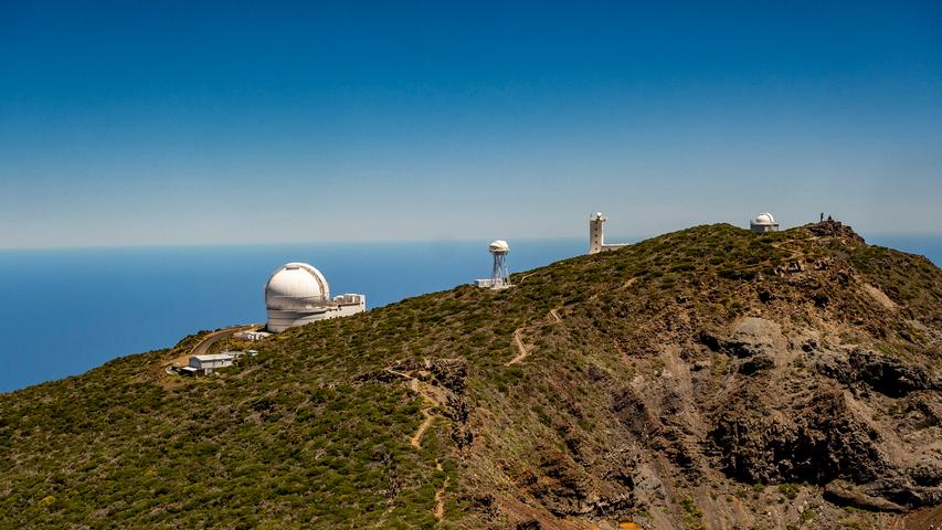 In dieser Höhe ist die Luft so rein, dass sie optimale Bedingungen für die Sternenbeobachtung bietet. Das internationale Observatorium ORM gehört zu den bedeutensten Standorten weltweit.