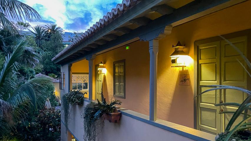 Inmitten der Plantage liegt die Hacienda de Abajo, ein kleines Hotel in einem ehemaligen Zuckerrohr-Gutshof aus dem 17. Jahrhundert.
