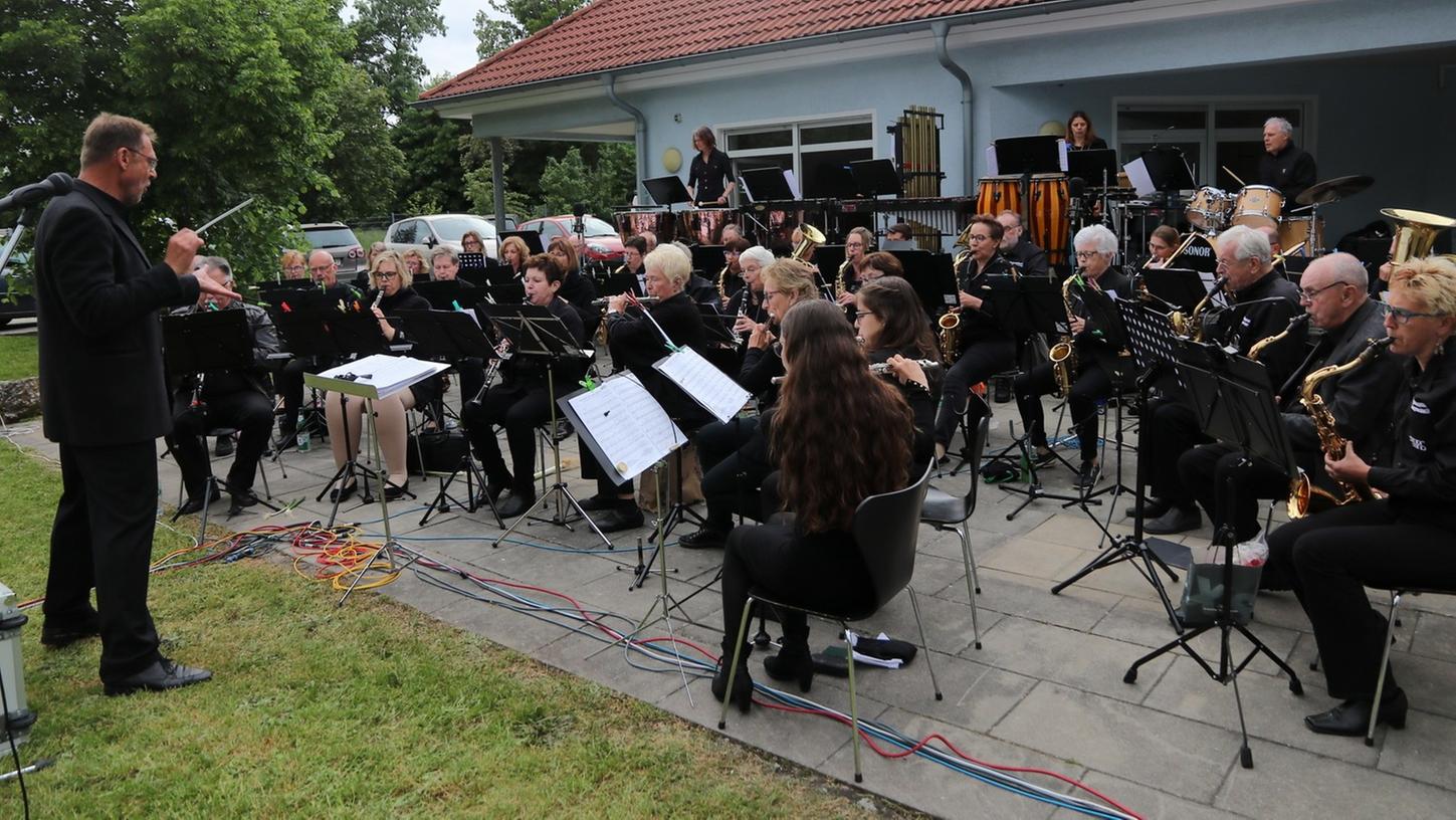 Das Konzert der Seniorband der Stadtjugendkapelle Herzogenaurach kam beim Publikum sehr gut an.