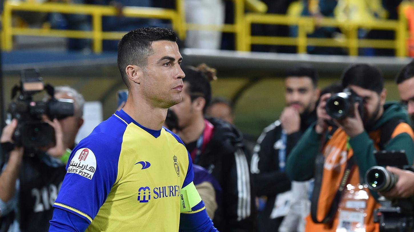 Ronaldo spielt in Saudi-Arabien für den Al-Nassr FC. Ronaldo spielt in Saudi-Arabien für den Al-Nassr FC.