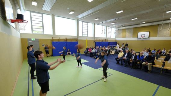 Wilhelm-Pfeffer-Schule freut sich über sanierte Turnhalle in Herzogenaurach