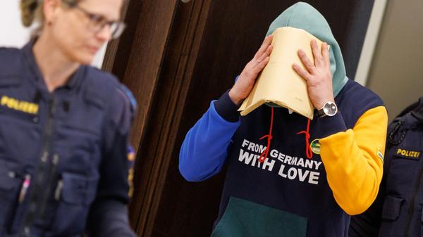 Prozess gegen Mann wegen Mordes an Ehefrau