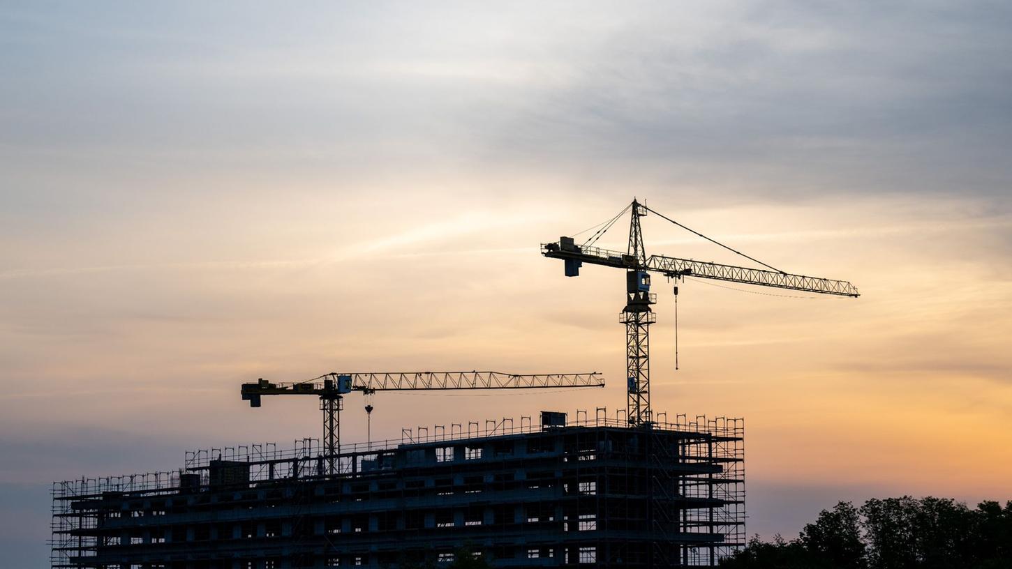 Die deutsche Wirtschaftsleistung ist im ersten Quartal 2023 überraschend um 0,3 Prozent geschrumpft. Die deutsche Wirtschaftsleistung ist im ersten Quartal 2023 überraschend um 0,3 Prozent geschrumpft.
