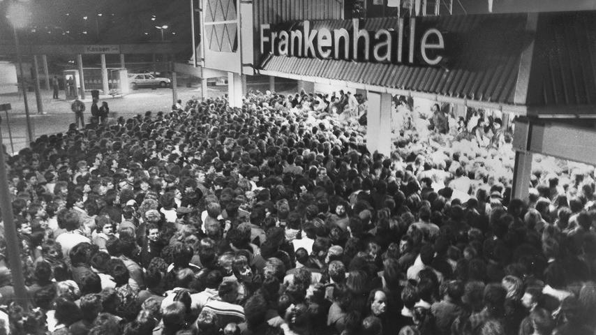 Gleich zwei Abende macht Tina Turner auf ihrer "Break Every Rule"-Tournee 1987 in Nürnberg Station: Am 6. und 7. März 1987 gastiert sie in der Frankenhalle. Der Andrang ist mächtig.