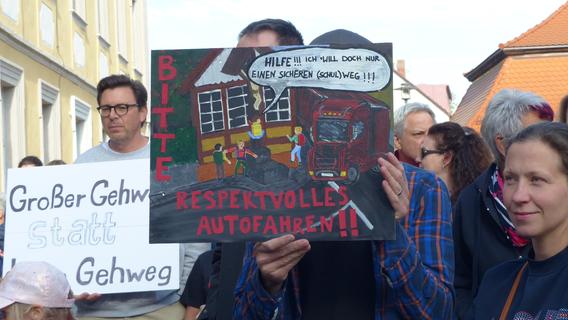 Demo in Neunkirchen: Rund 200 Bürger widersprechen der Position von BN und Munk