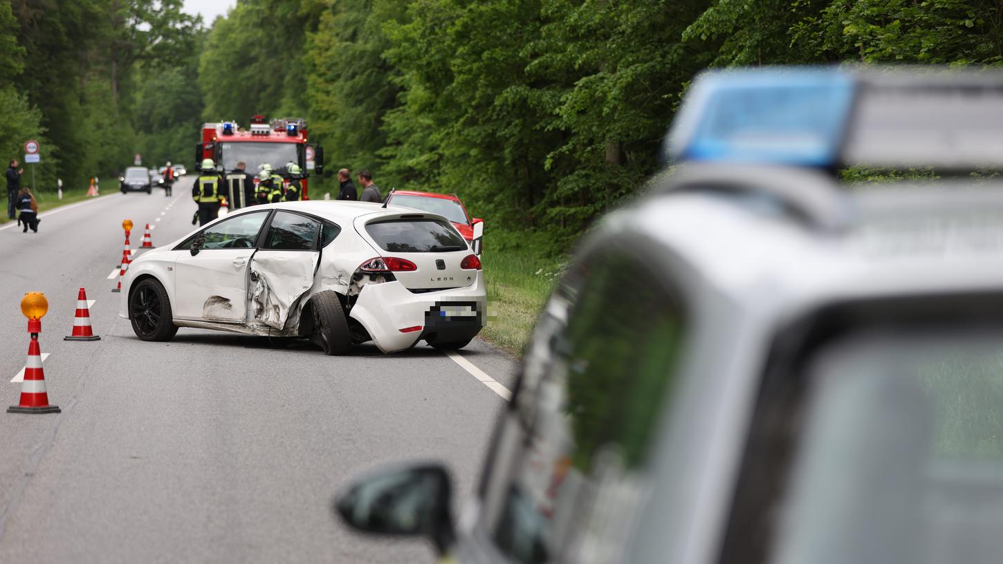 Gegen die Täter, die mit einem gestohlenen Auto auf der B13 bei Muhr am See einen Unfall verursachten, wird jetzt Haftantrag gestellt.