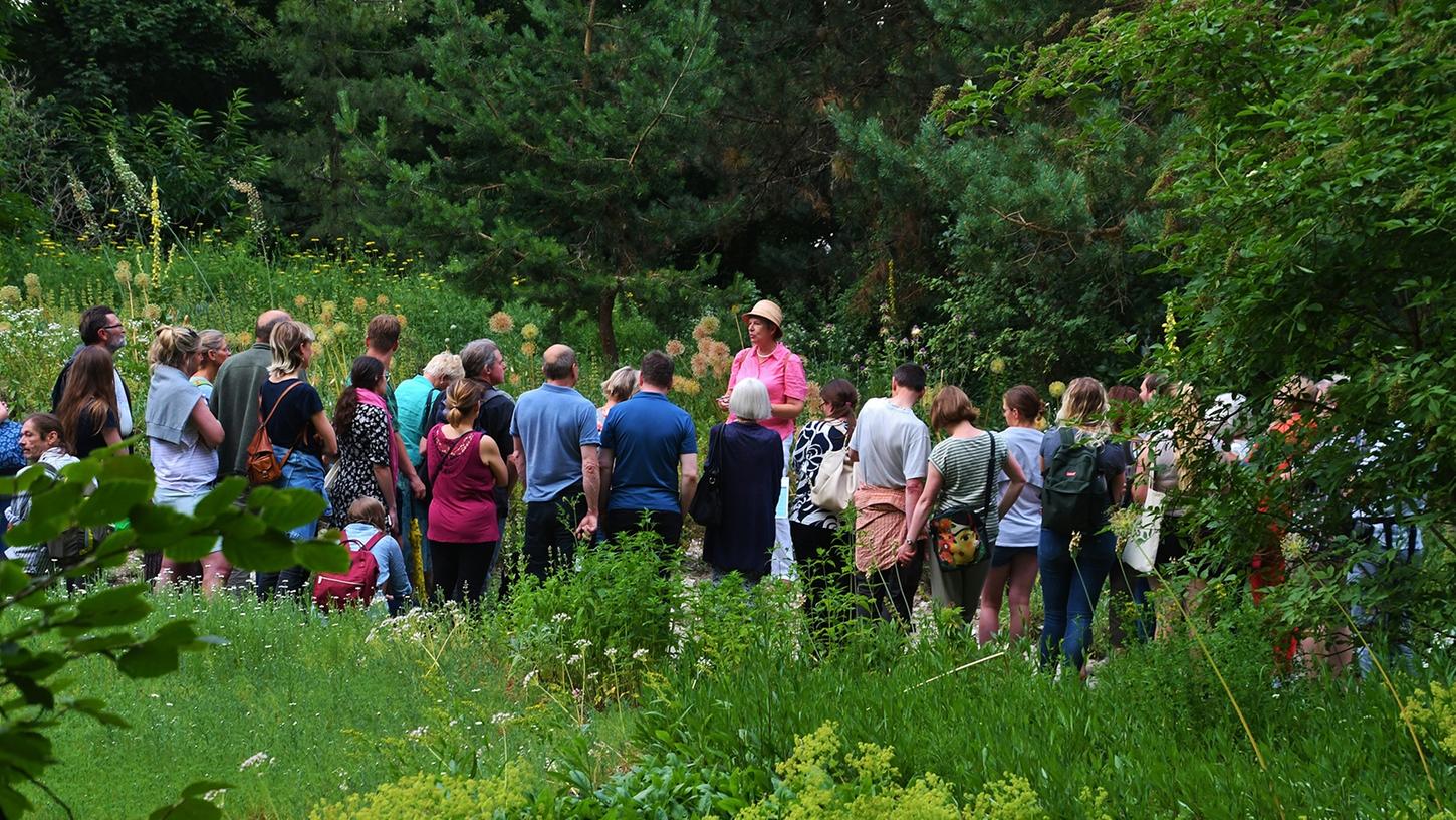 Am Mittwoch, 14. Juni 2023, geht von 17 bis 21 Uhr, findet das Erlanger Aromagartenfest der FAU im Botanischen Garten statt.