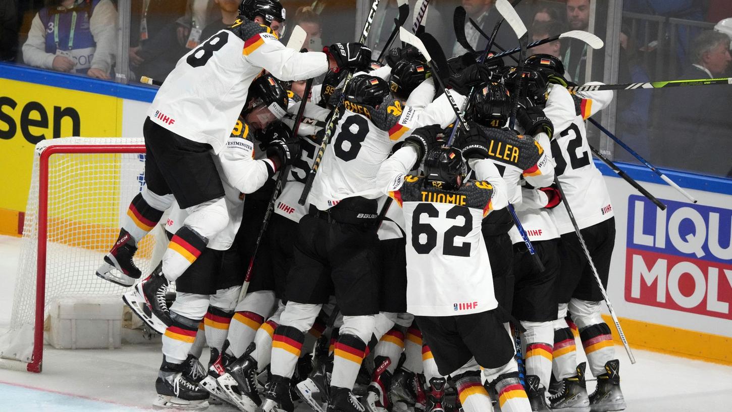 Das DEB-Team ist bei der WM ins Halbfinale eingezogen. Das DEB-Team ist bei der WM ins Halbfinale eingezogen.