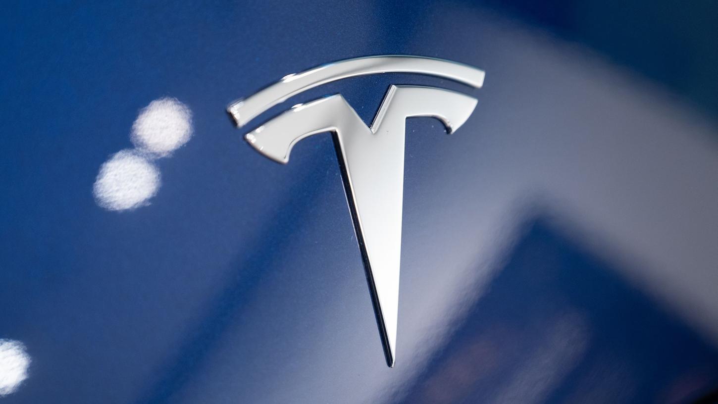 Tesla will rechtliche Schritte gegen einen verdächtigten Ex-Mitarbeiter einleiten. Tesla will rechtliche Schritte gegen einen verdächtigten Ex-Mitarbeiter einleiten.