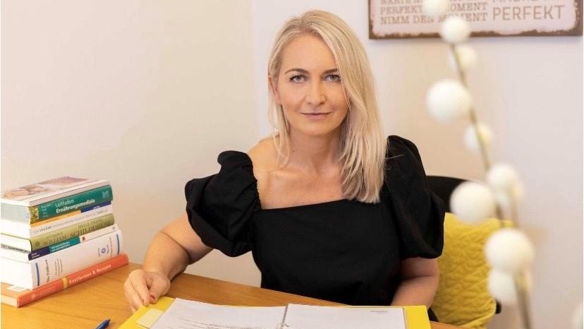 Jana Mihalko, Diätassistentin und Leitung einer Praxis für Ernährungstherapie in Nürnberg. Jana Mihalko, Diätassistentin und Leitung einer Praxis für Ernährungstherapie in Nürnberg.