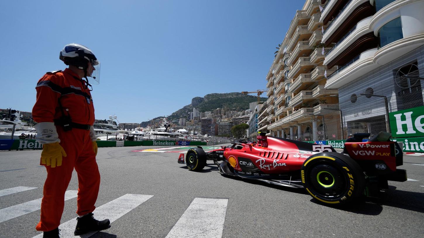 Carlos Sainz ist beim Trainingsauftakt in Monaco die schnellste Runde gefahren.