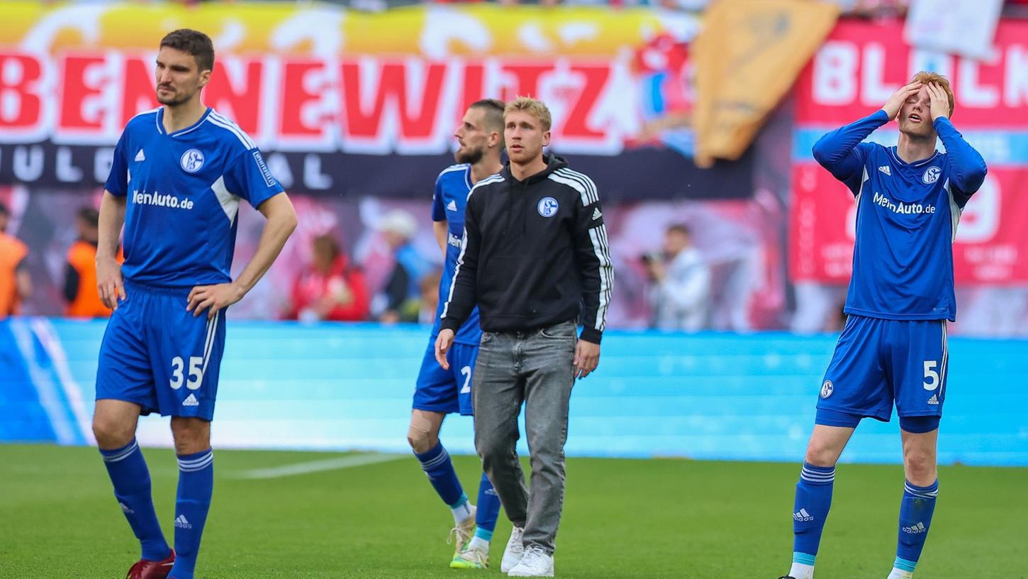 Der FC Schalke 04 steigt nach der Niederlage in Leipzig ab.