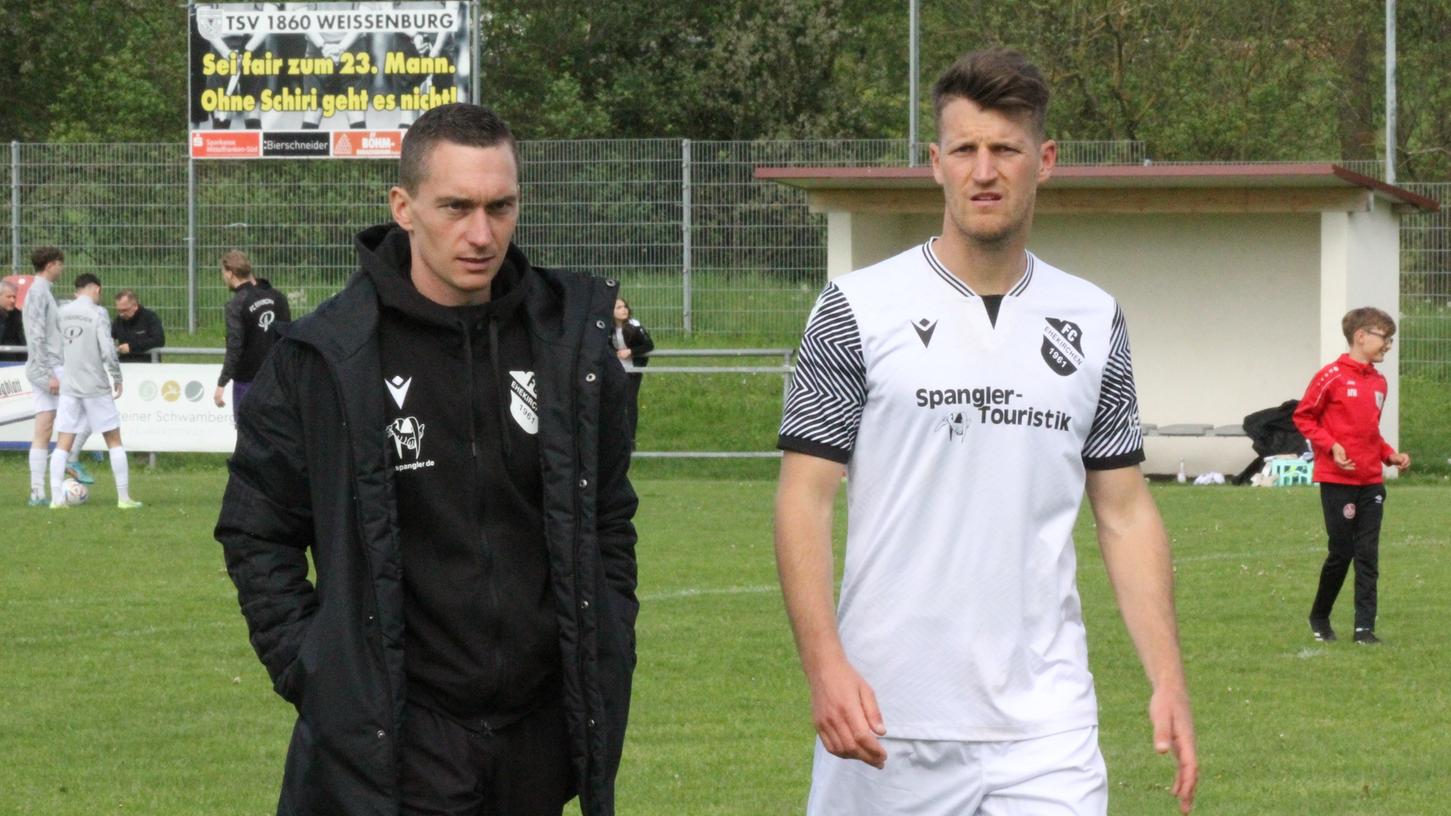 Der Treuchtlinger Michael Panknin (links) bildet zusammen mit Simon Spröttle (rechts) das Trainergespann des FC Ehekirchen. Der Vizemeister der Landesliga Südwest bekommt es in der ersten Relegationsrunde mit dem Bayernligisten TSV Rosenheim zu tun.