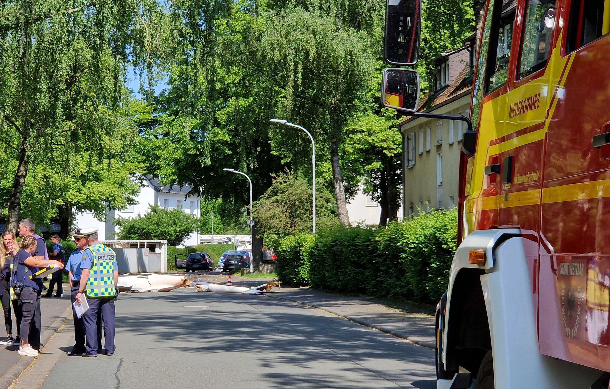 Pilot Stirbt Bei Segelflugzeug Absturz In Wohngebiet Nordbayern