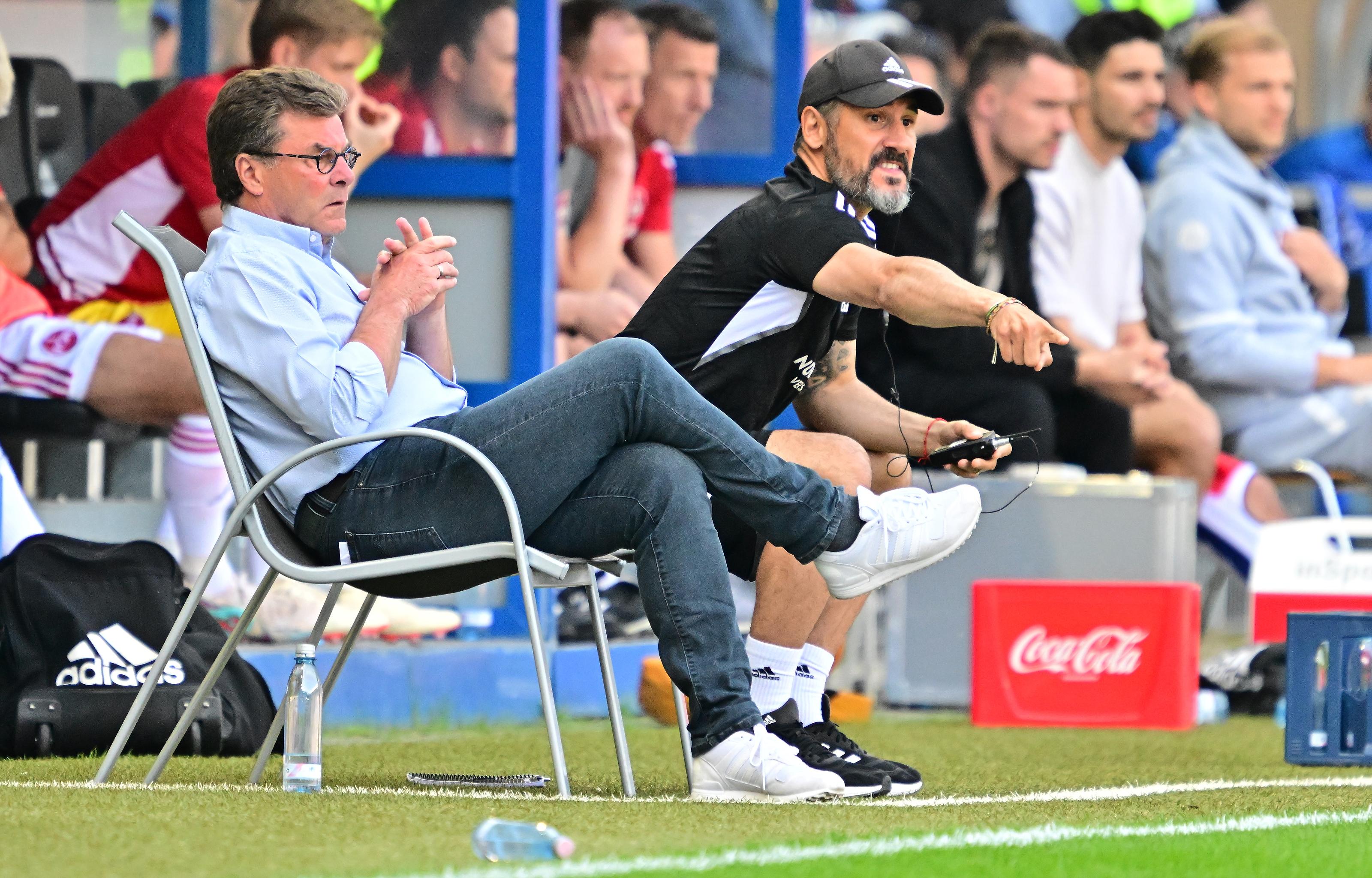 … 20 Minuten in diesem Spiel brechen an. Eigentlich kann der FCN das Ding gar nicht mehr aus der Hand geben. Da die Konkurrenz zu diesem Zeitpunkt auch noch Schützenhilfe leistet. Und dann…