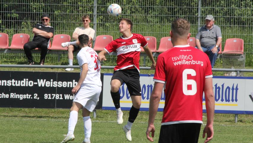 Der TSV 1860 Weißenburg (beim Kopfball Noah Schneider) feierte mit einem 2:0-Sieg gegen den TSV Gilching einen gelungenen Saisonabschluss in der Landesliga Südwest.