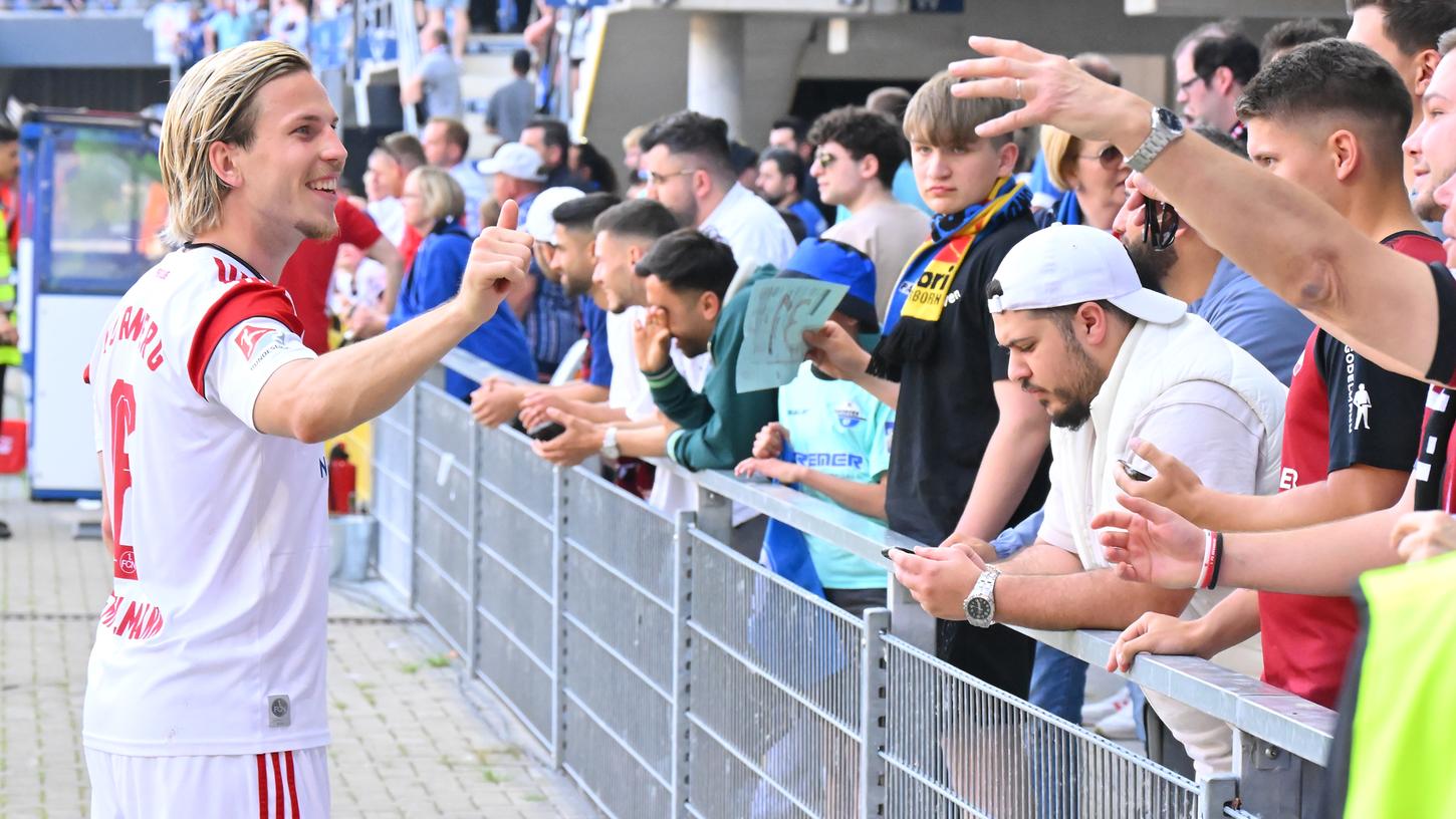 Nach dem letzten Spiel in Paderborn hatte sich Lino Tempelmann schon einmal von den Club-Fans verabschiedet.