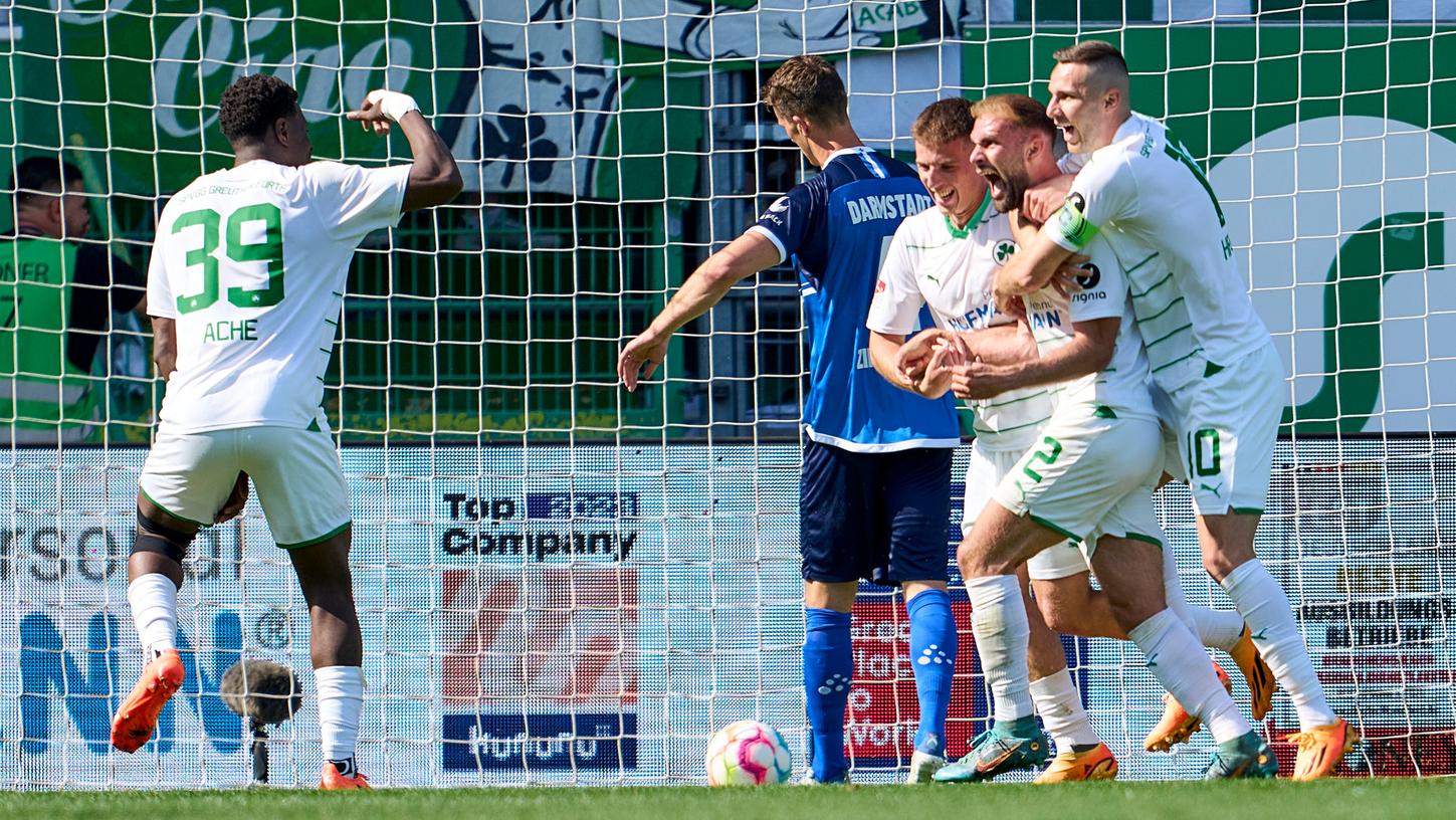 In der neuen Saison wollen die Fürther häufiger so ausgelassen jubeln wie beim 4:0 gegen Darmstadt.