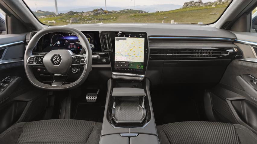 Schaltzentrale: Espace-Cockpit mit digitalem Fahrerdisplay und großem Hochkant-Touchscreen