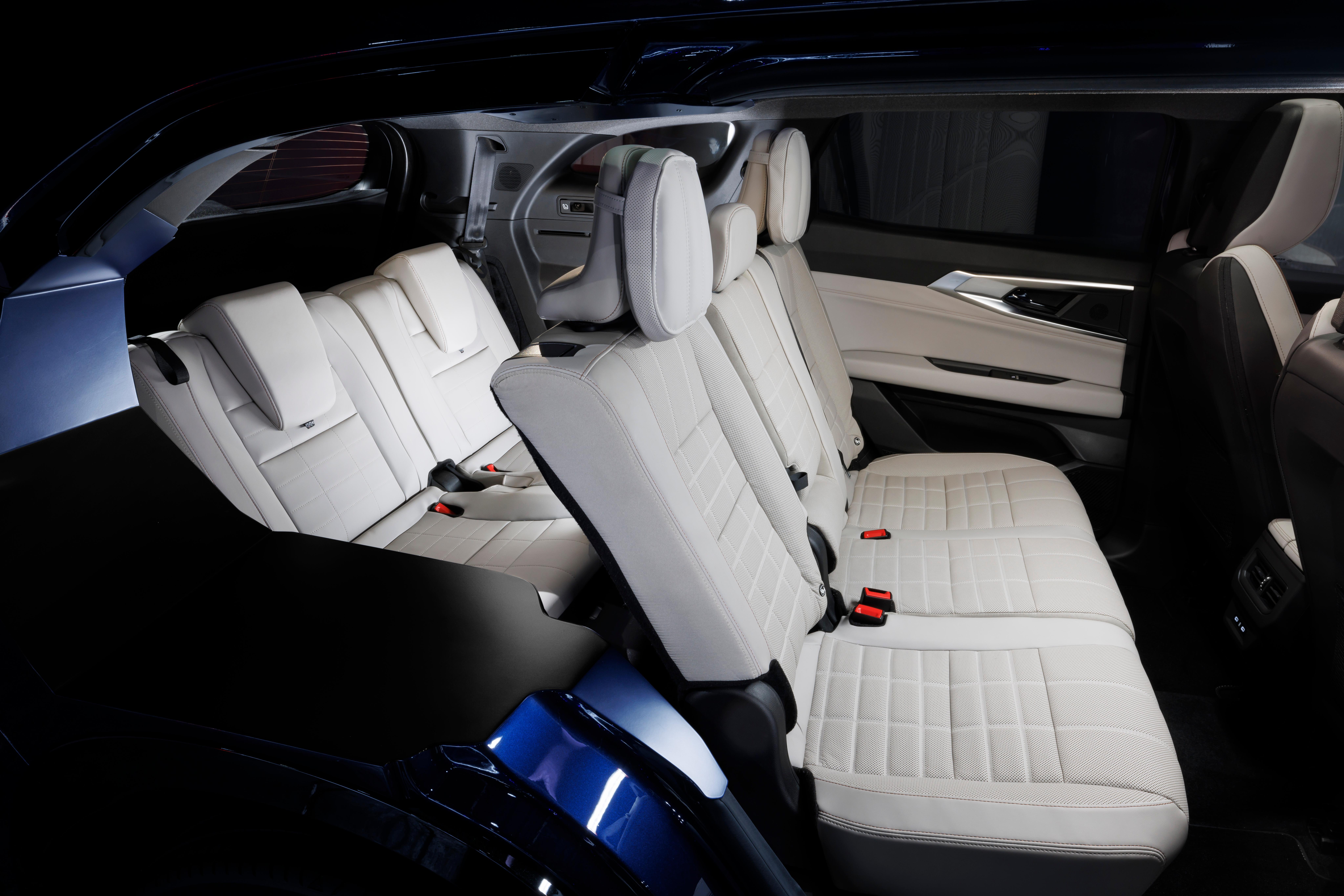 Ebenfalls serienmäßig fährt der Espace als Siebensitzer vor. Die beiden Plätze in dritter Reihe lassen sich aber auch abwählen.