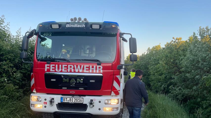 Der 67-Jährige wurde bei dem Unfall verletzt, ein Rettungshubschrauber brachte ihn laut Angaben des Bayerischen Roten Kreuzes in ein Krankenhaus.