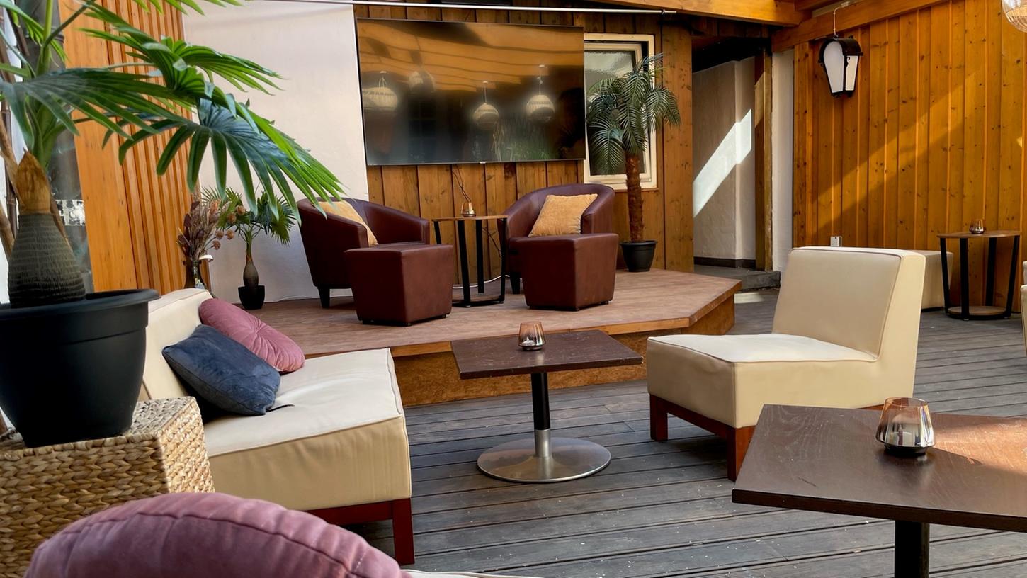 So gemütlich sieht der Lounge-Bereich im "Wintergarten" der Schüssel nun aus. So gemütlich sieht der Lounge-Bereich im "Wintergarten" der Schüssel nun aus.