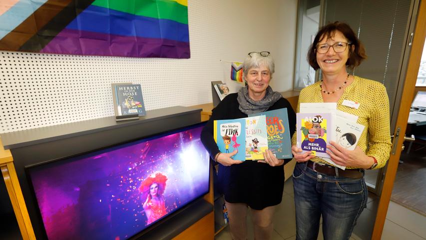 "Bücher, die von mir erzählen": Diese queere Literatur bietet die Stadtbibliothek Nürnberg