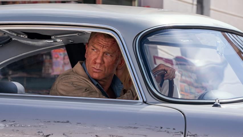 Der 25. James Bond Film "Keine Zeit zu sterben" kommt am 1. Juni zu Prime Video. Mit dem Film, der wegen der Corona-Pandemie erst zwei Jahre nach Drehschluss in die Kinos kam, verabschiedet sich Daniel Craig von seiner Rolle als 007. 