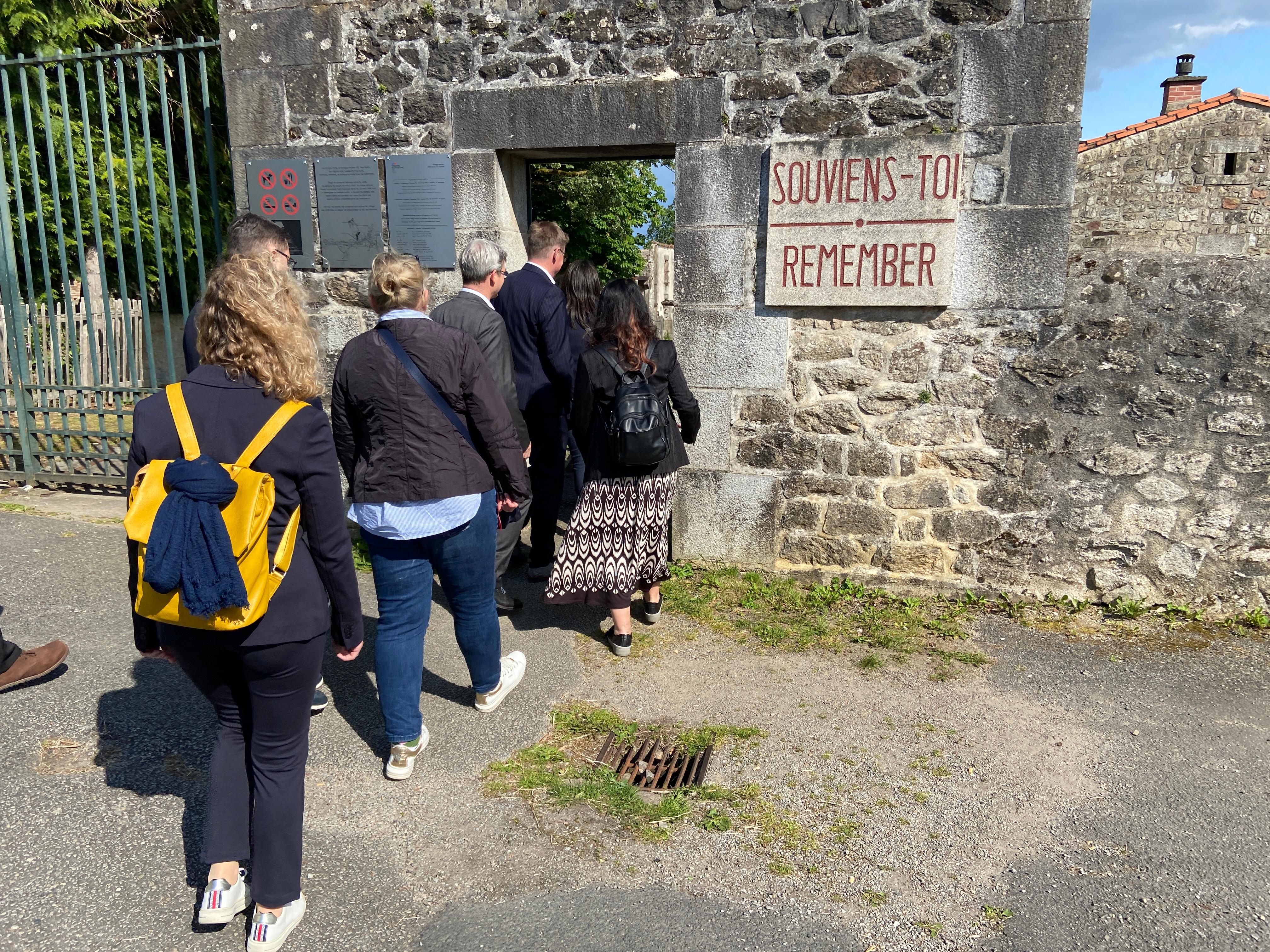 Hersbrucker erleben emotionale Momente im Märtyrerdorf von Oradour