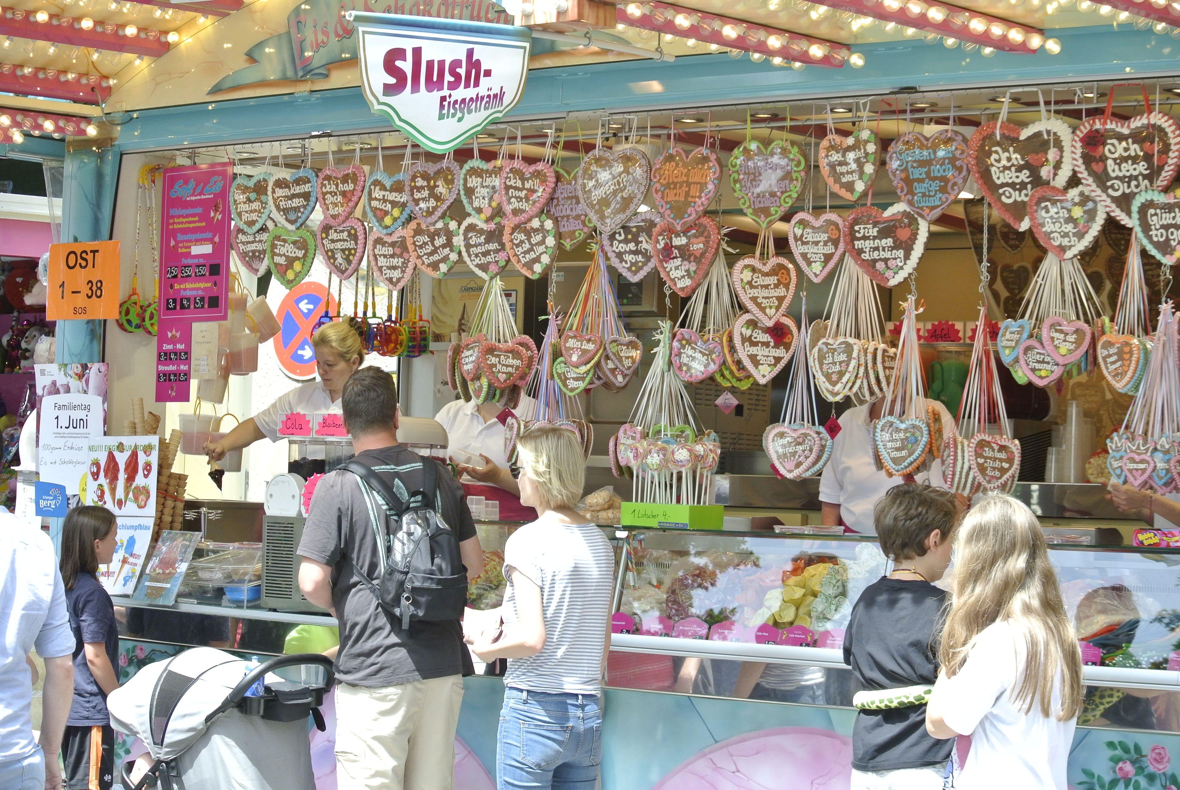 Auch Süßigkeiten waren gefragt.