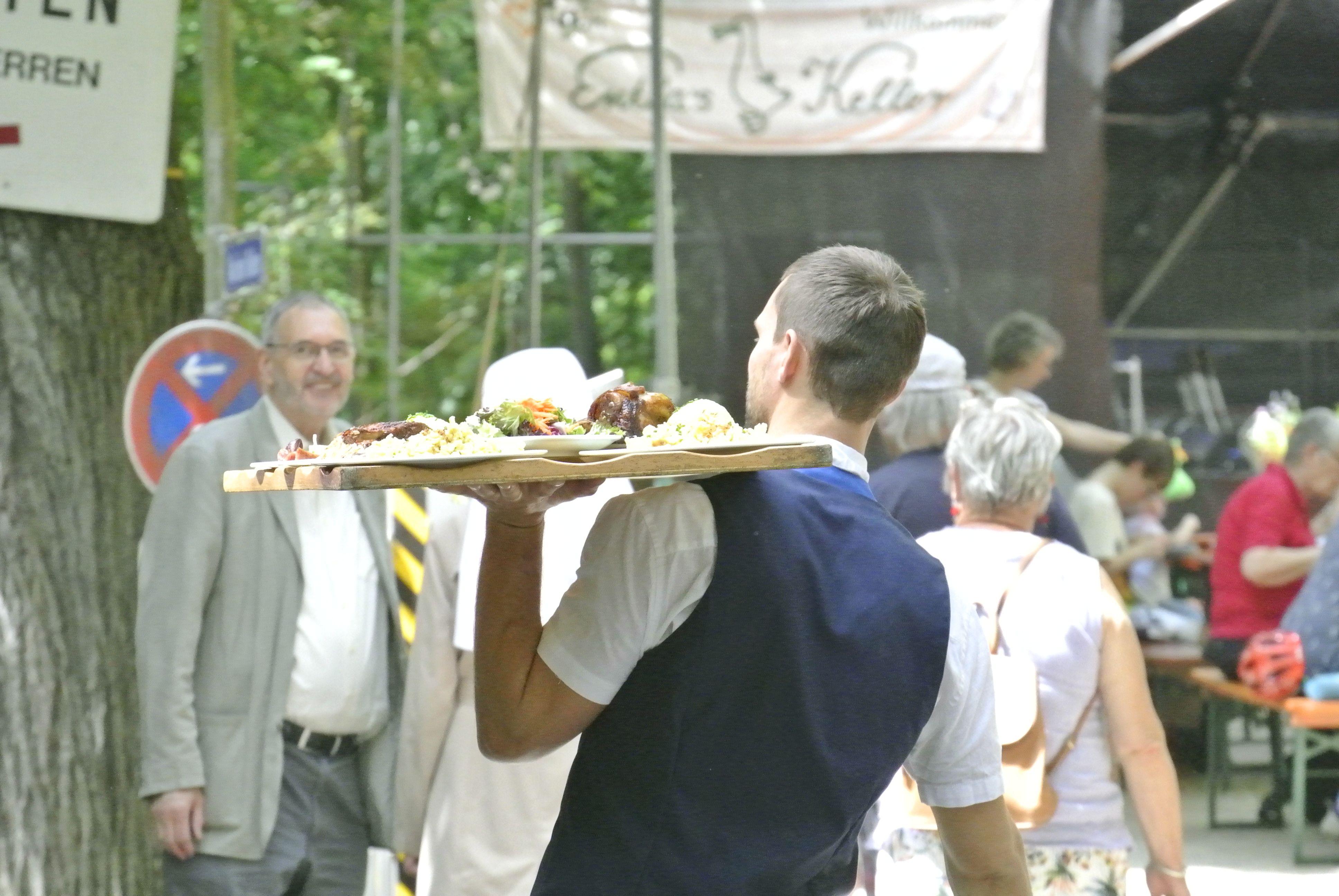 Dazu eine Maß Bier und ein Schäuferla.