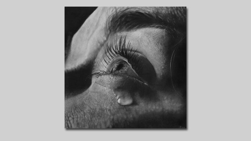 SUSANNE BÜCHERL Hoffnung (2023) 100 x 100 cm Holzkohle-/Graphitzeichnung
