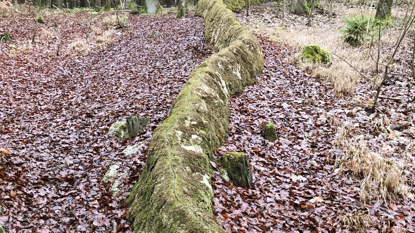 Die  Steinerne Rinne  und der  Hohe Brunnen sind Ziele der Wander-Tour.