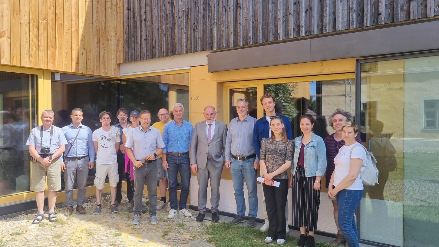 Der Landschaftspflegeverband Neumarkt  führte die Gäste zu spannenden Projekten.