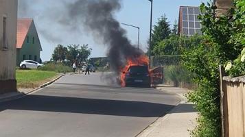 Am Freitagnachmittag brannte in Trommetsheim ein Auto aus.