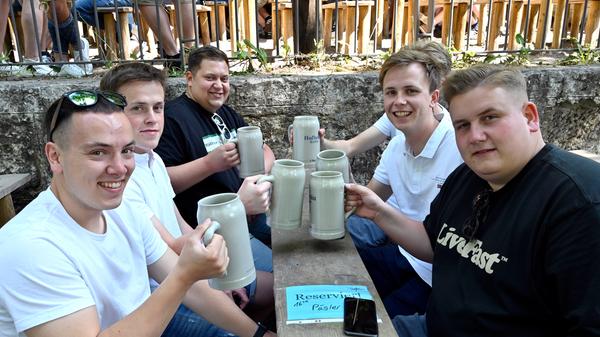 Viele Tische sind schon vorab reserviert.