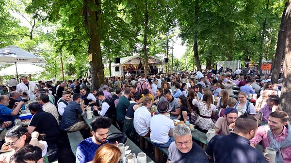 Die Band Franken-Mix sorgt am Erich-Keller für gute Stimmung.