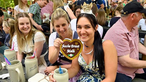 Bergbesucherin Melli heiratet in acht Wochen.