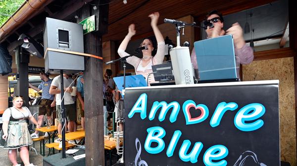 Ballermann im Garten des Altstädter Schießhauses mit dem Duo Amore Blue.