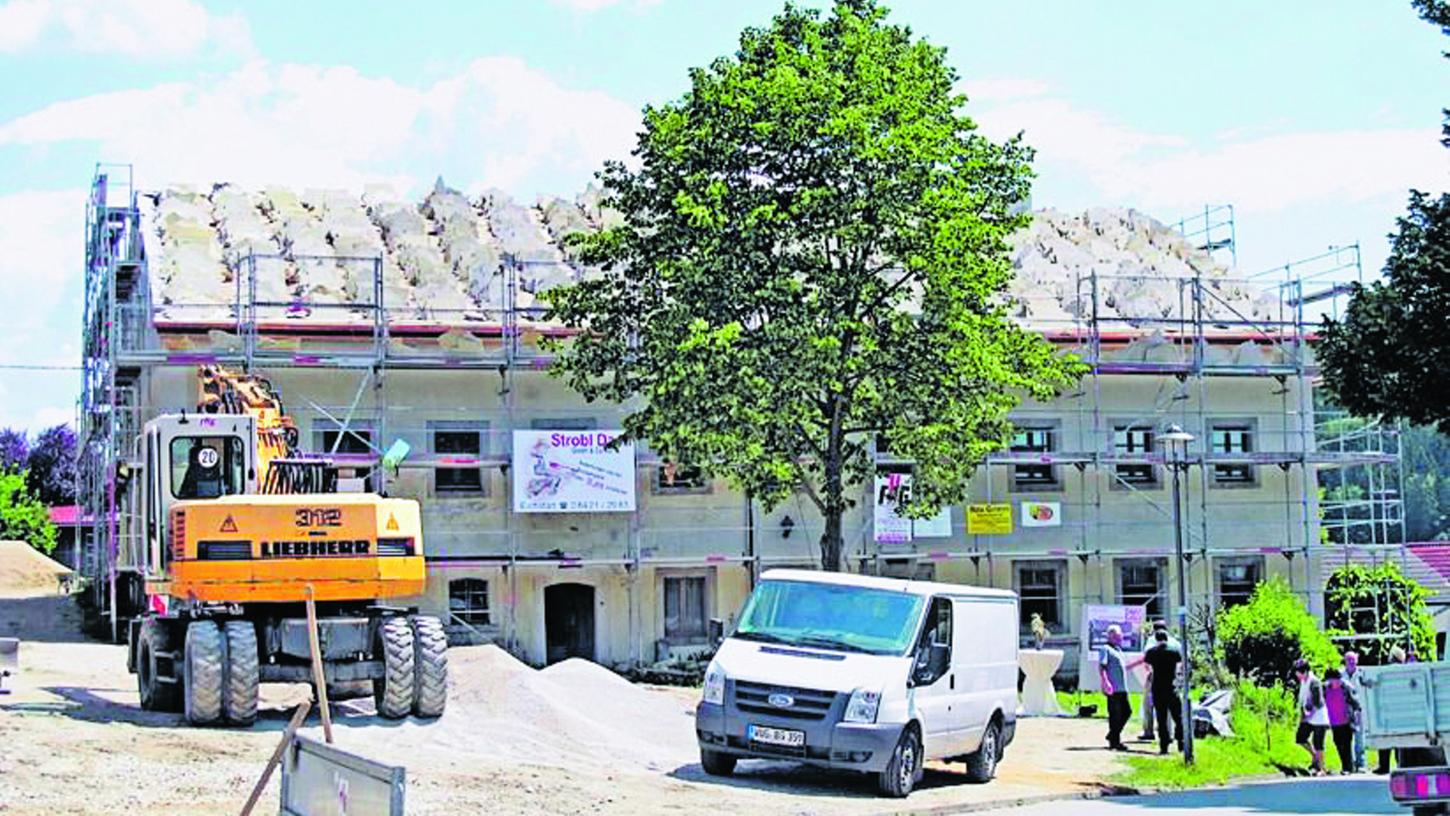 Nach 50 Jahren soll in den „Güldenen Ritter“ in Schambach wieder Wirtshausleben einziehen.