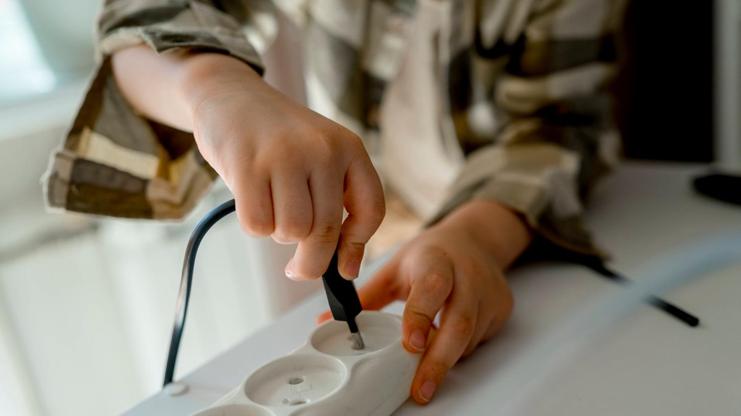 Mehrfachstecker sind vor allem in Privathaushalten sehr verbreitet. Mehrfachstecker sind vor allem in Privathaushalten sehr verbreitet.