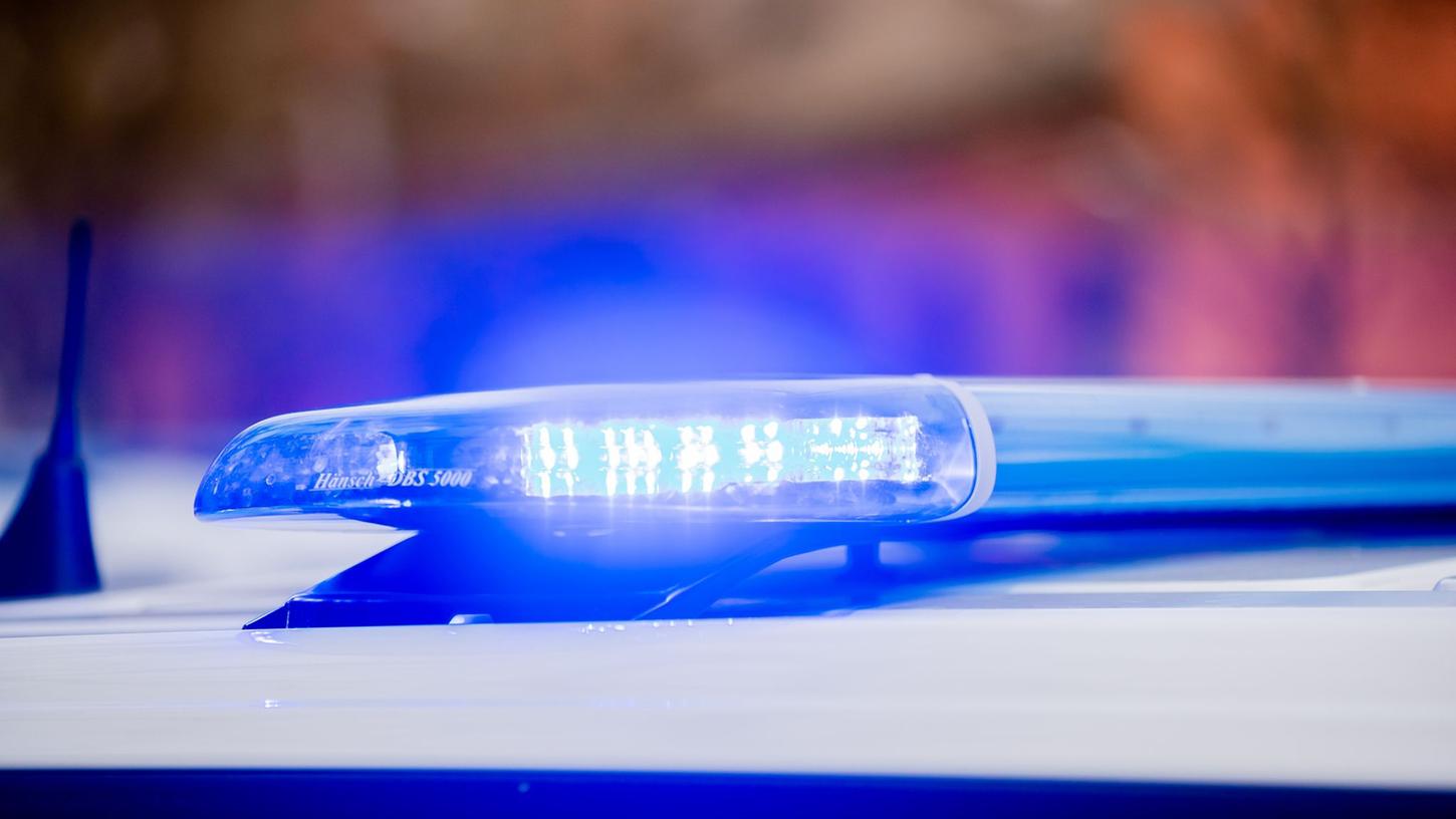 Nächtlicher Polizeieinsatz für die Polizei in Naila. (Symbolbild) Nächtlicher Polizeieinsatz für die Polizei in Naila. (Symbolbild)